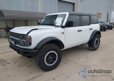 2024 Ford Bronco Badlands z USA, uszkodzony, nr VIN 1FMEE9BP4RLA44290